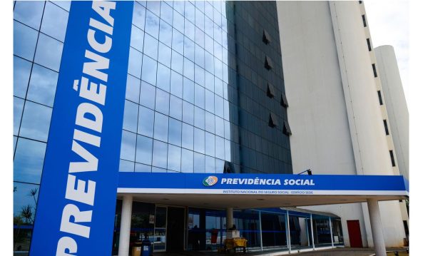 Governo Federal aposta em telemedicina para reduzir fila do INSS após queda de 32% no número de peritos