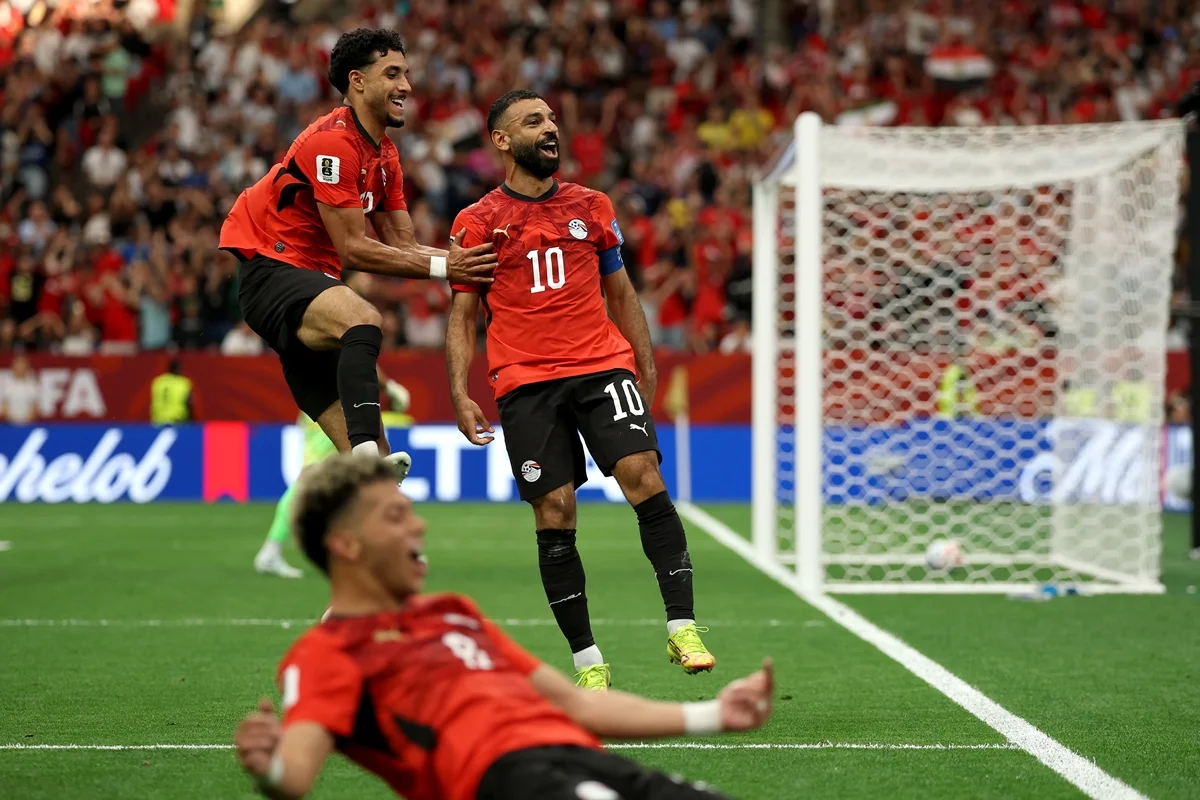 Egito comemora primeira vitória em Copas nas ruas
