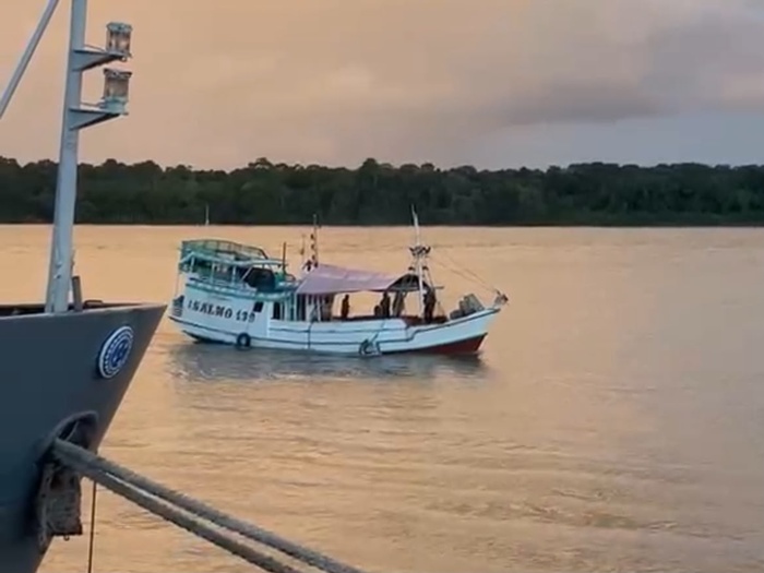 Falta de resposta por rádio gera suspeita e embarcação é apreendida na costa de Amapá e Pará – SelesNafes.com