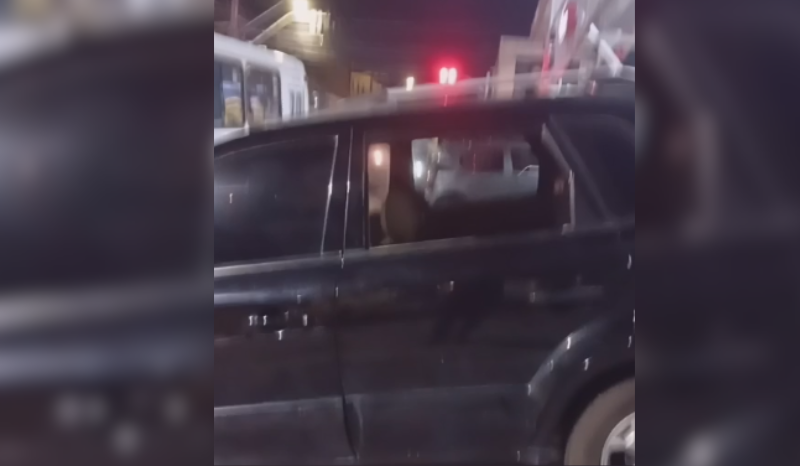 Criminosos quebram vidro de carro e furtam equipamentos de vídeo em Manaus