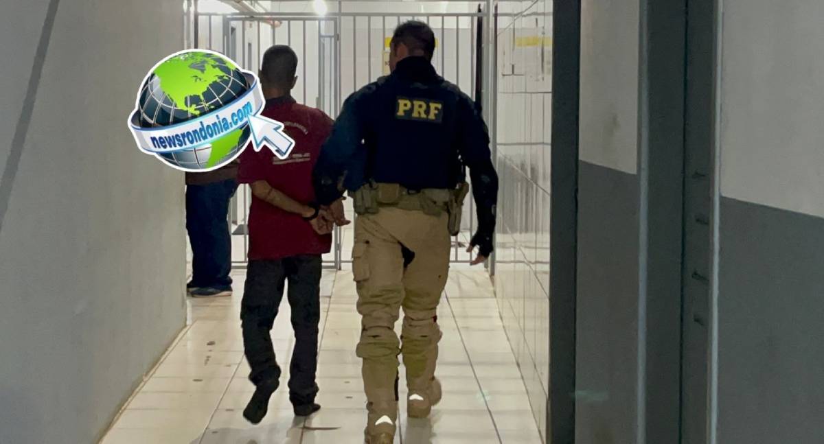 Homem é preso empinando moto na frente da viatura em Porto Velho