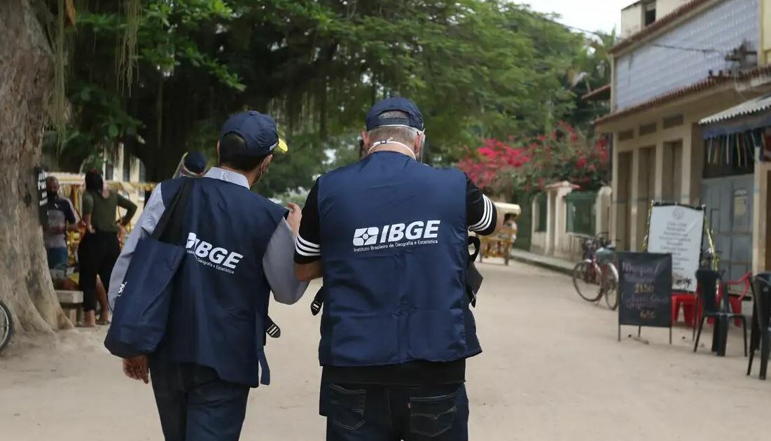 IBGE abre processo seletivo com salários de até R$ 4 mil