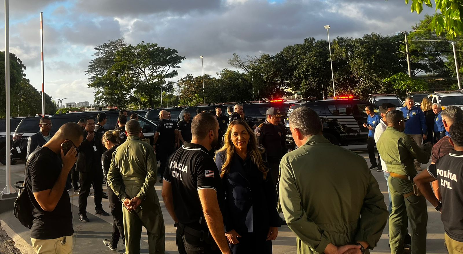 Governo do Maranhão entrega 49 novos veículos e armamento para as forças de segurança