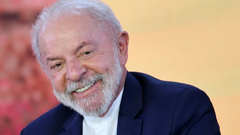 Lula brinca com ausência de Neymar em campo e o chama de “jogador home office”