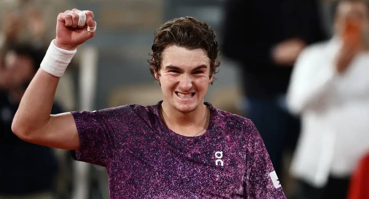 João Fonseca avança às quartas de final de Roland Garros