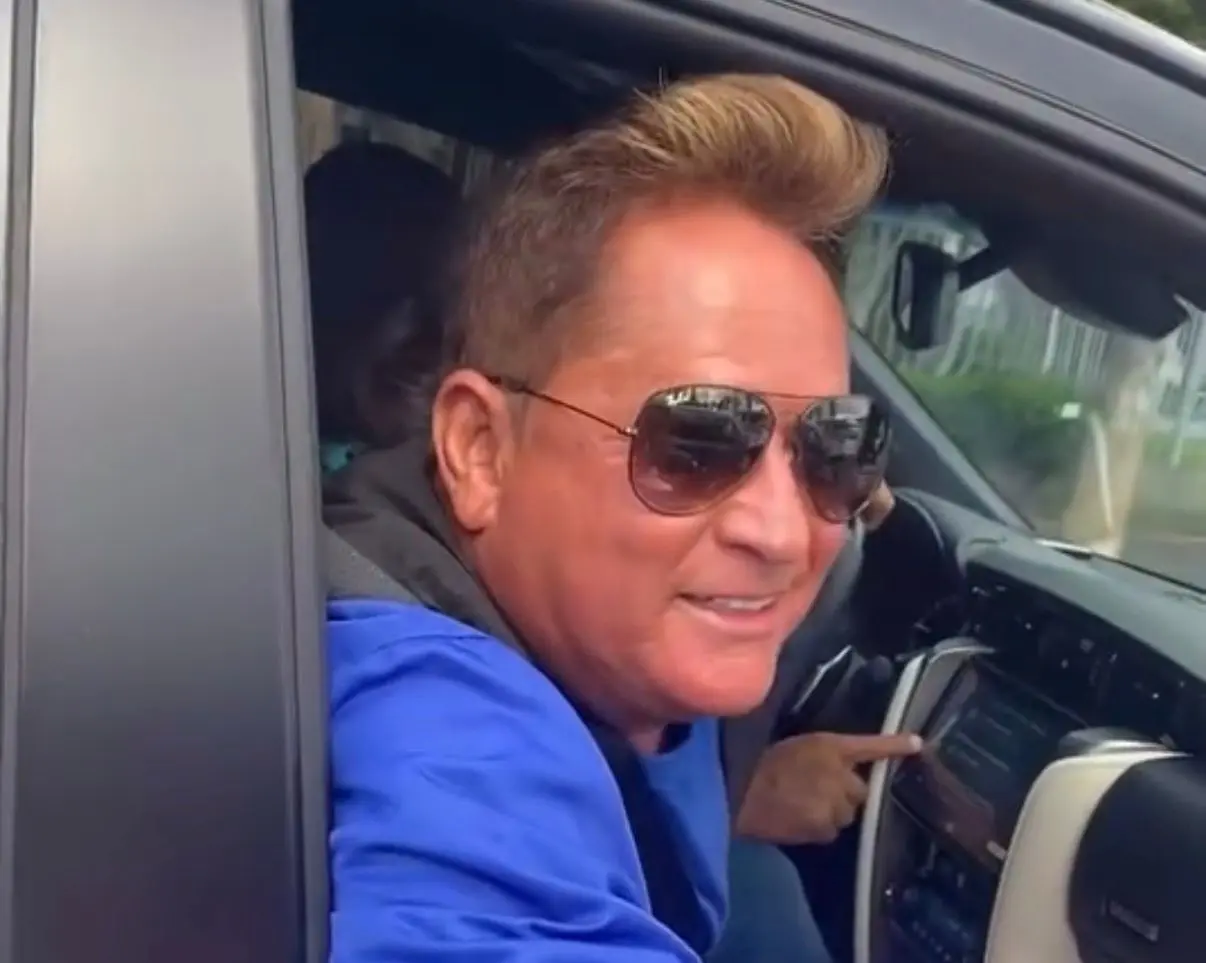 Leonardo canta para policial ao fazer teste do bafômetro; vídeo