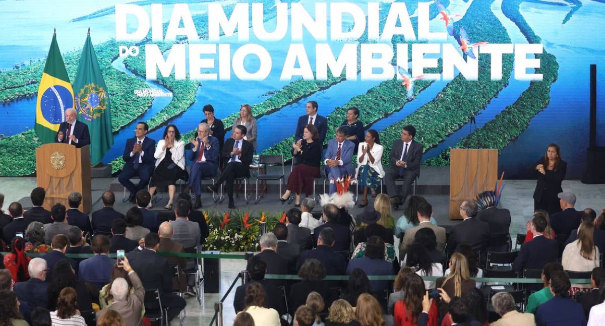 Lula anuncia pacote para proteger biomas e combater desmatamento