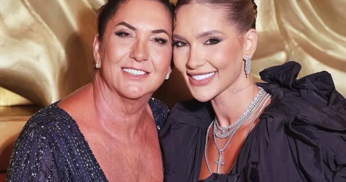 Mãe de Virginia Fonseca dá palestra sobre criação de filhos de sucesso