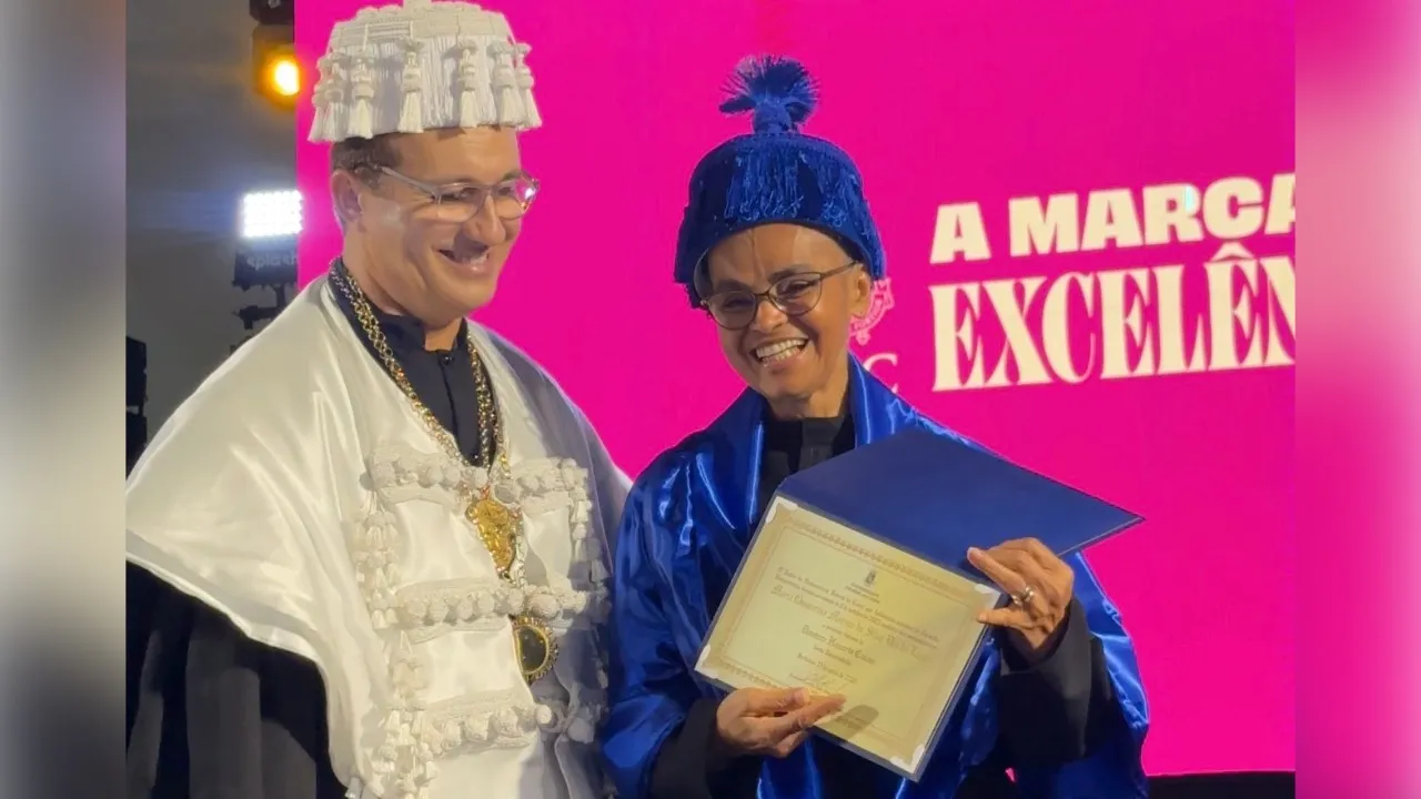UFC homenageia Marina Silva com título de Doutora