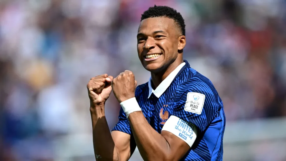 Mbappé marca duas vezes, França vence Senegal e estreia com vitória na Copa do Mundo