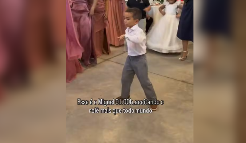 com apenas 6 anos, menino faz sucesso durante dança em casamento