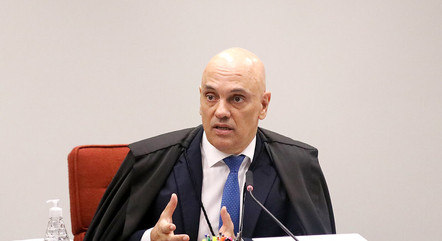 Flávio Bolsonaro pede ao STF que Moraes seja afastado de caso do Banco Master