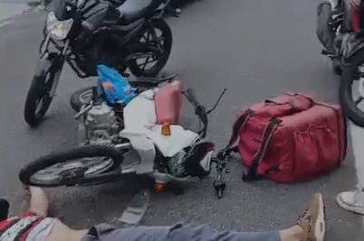 motociclista fica desacordado após acidente no bairro São Jorge