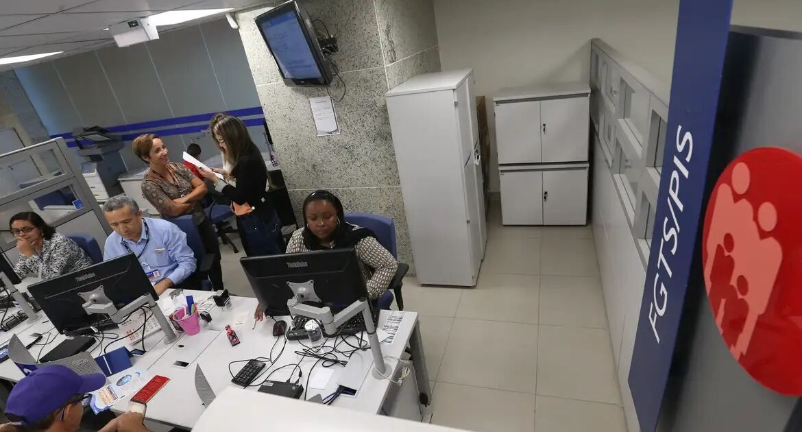 Abono do PIS/Pasep para nascidos em julho e agosto é pago nesta segunda