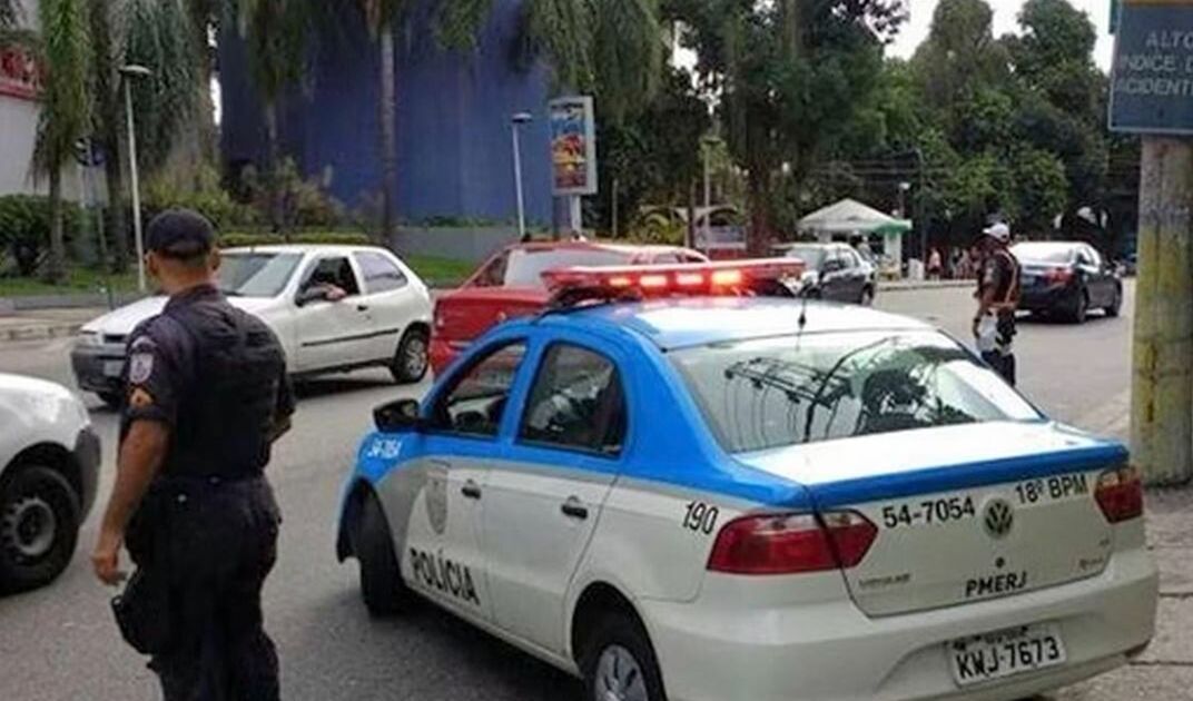 Em cinco dias, dois PMs do Rio morrem com tiros de fuzil na cabeça