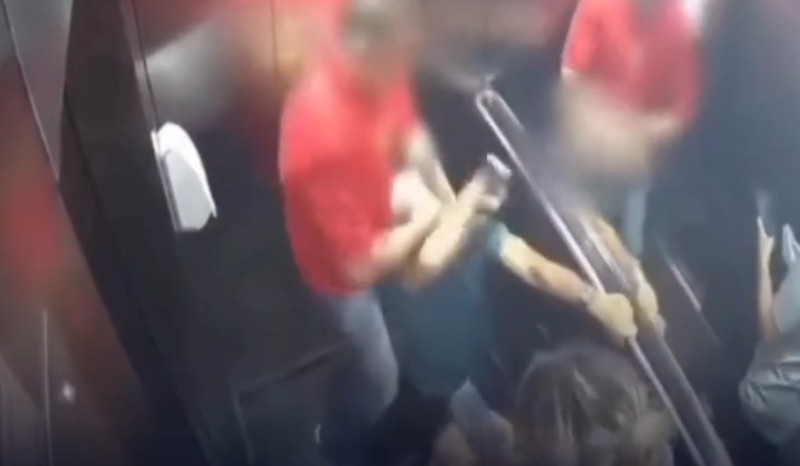 policial aposentado agride idoso em elevador; caso é investigado