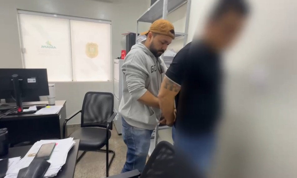 Homem vai a delegacia acompanhar filha e acaba preso por estuprar a enteada – SelesNafes.com