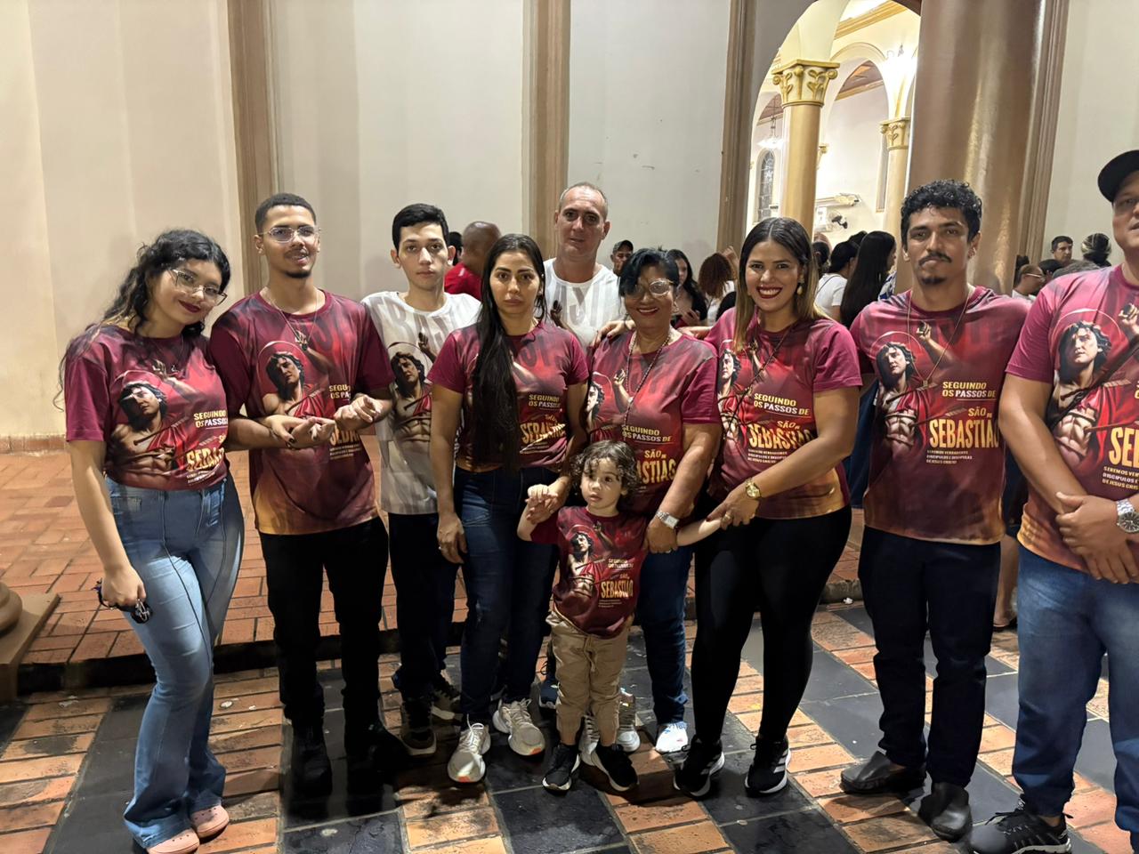 Tradição e devoção levam família de Xapuri à procissão
