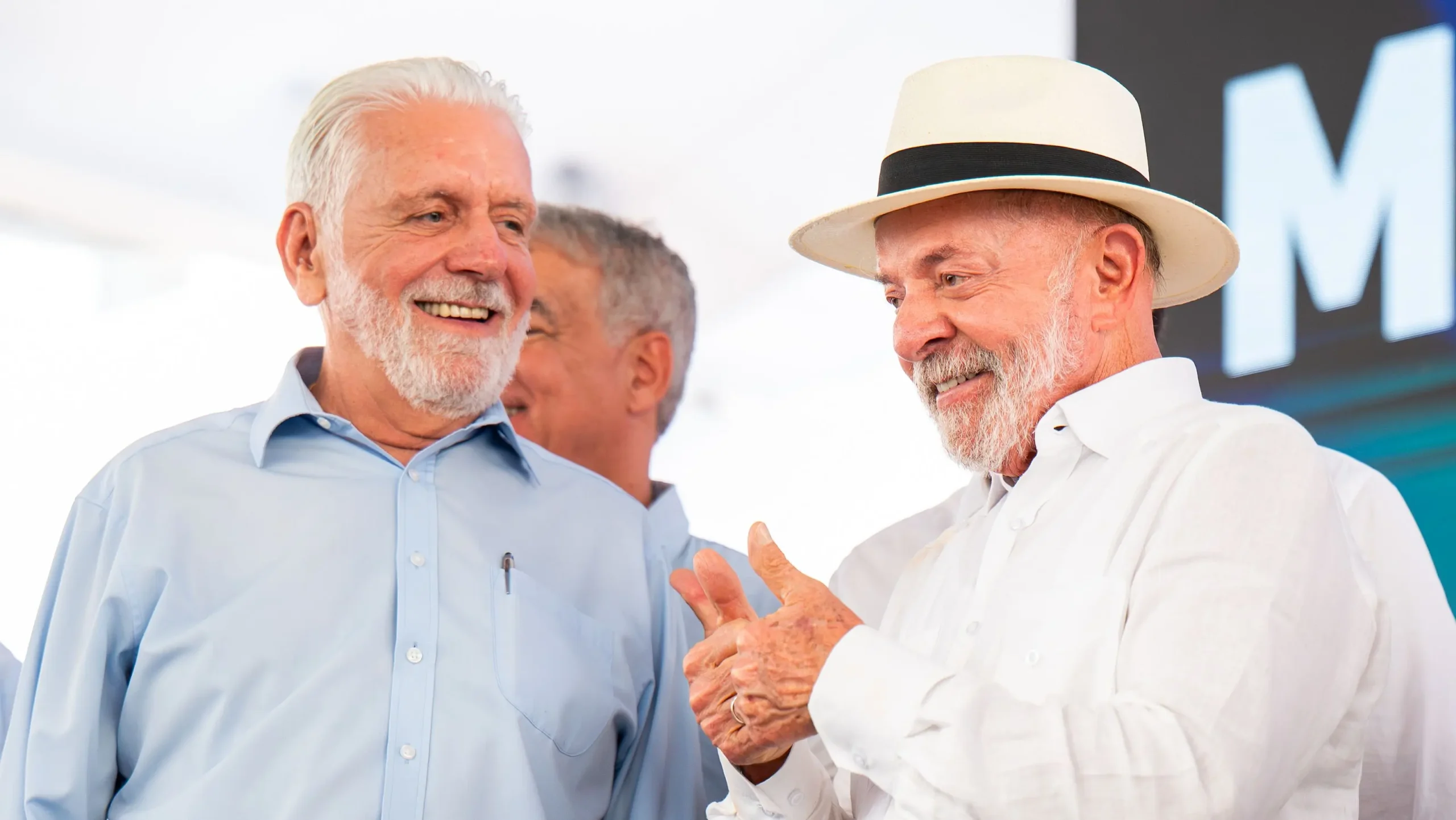 Lula se reúne com Jaques Wagner no Alvorada após operação da PF envolvendo Banco Master