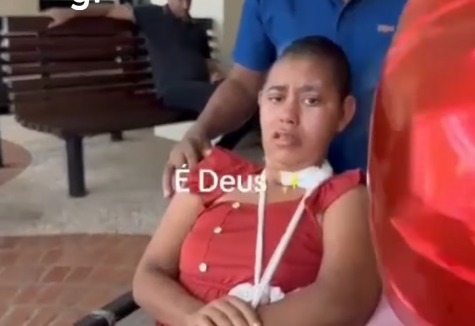 Após 42 dias internada, jovem vítima de acidente recebe alta
