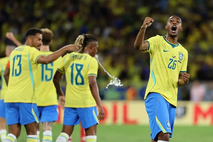 Após goleada do Brasil, torcedores se empolgam nas redes sociais