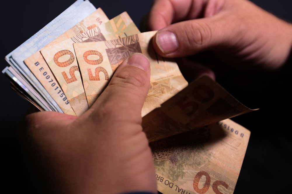 Endividamento das famílias brasileiras bate recorde histórico e atinge 81,6% em maio