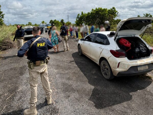 Operação da PRF resgata 108 cubanos em situação de vulnerabilidade e prende cinco ‘coiotes’ no Cantá