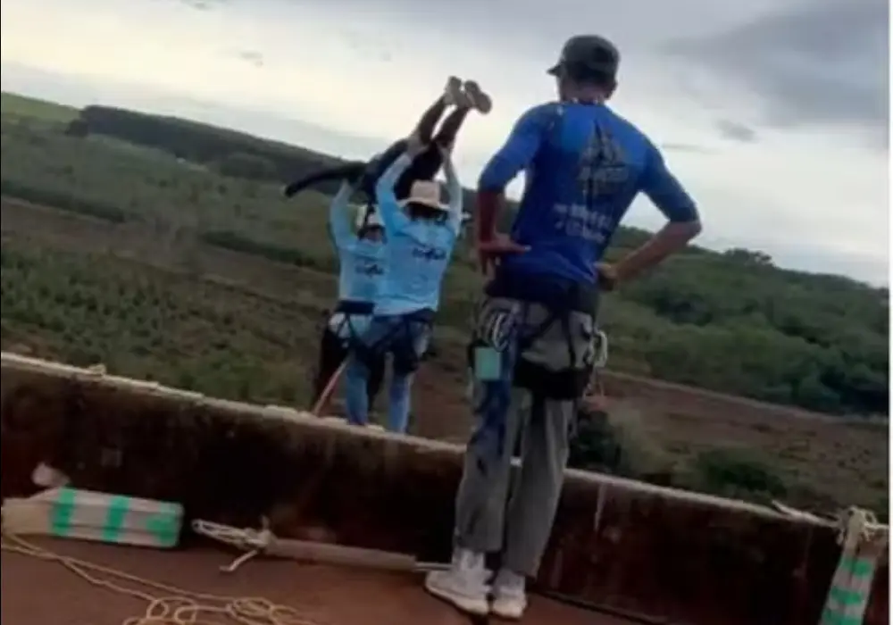 Jovem morre após salto de bungee jump sem corda de segurança