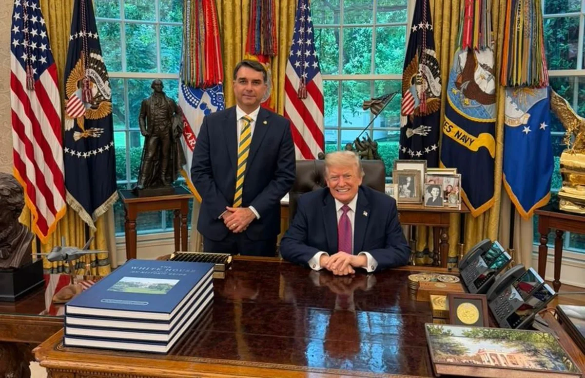 Agenda com Trump impulsiona redes de Flávio Bolsonaro