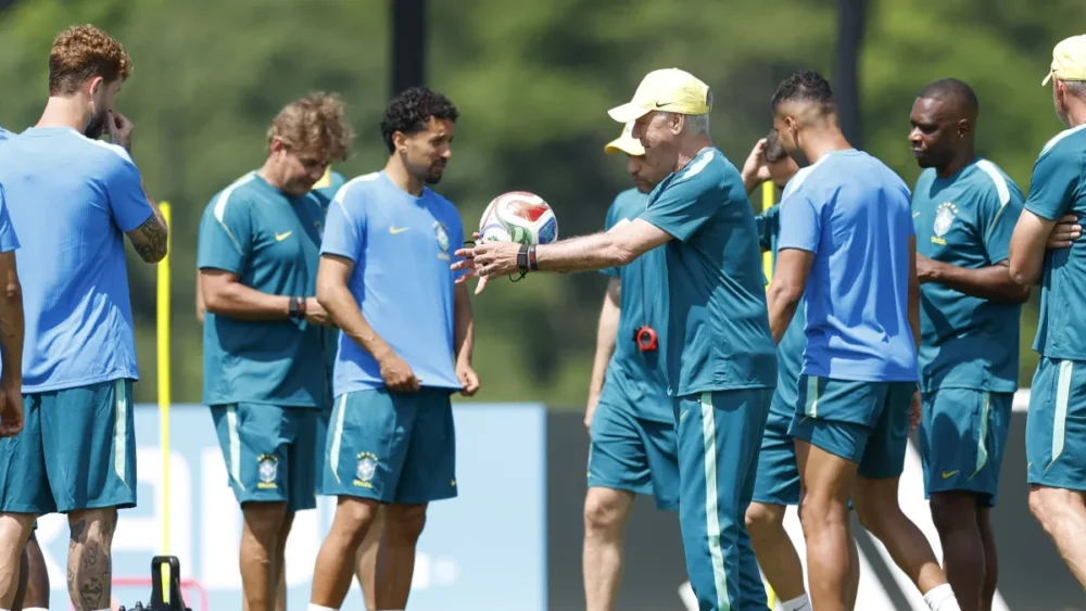 Brasil fecha preparação com mudanças no time titular para enfrentar o Haiti