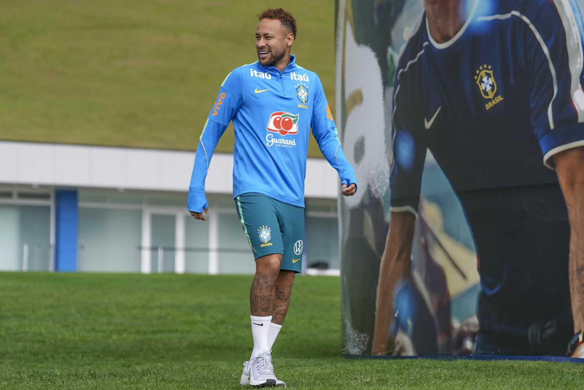 Em recuperação, Neymar não viaja com delegação para amistoso contra o Egito
