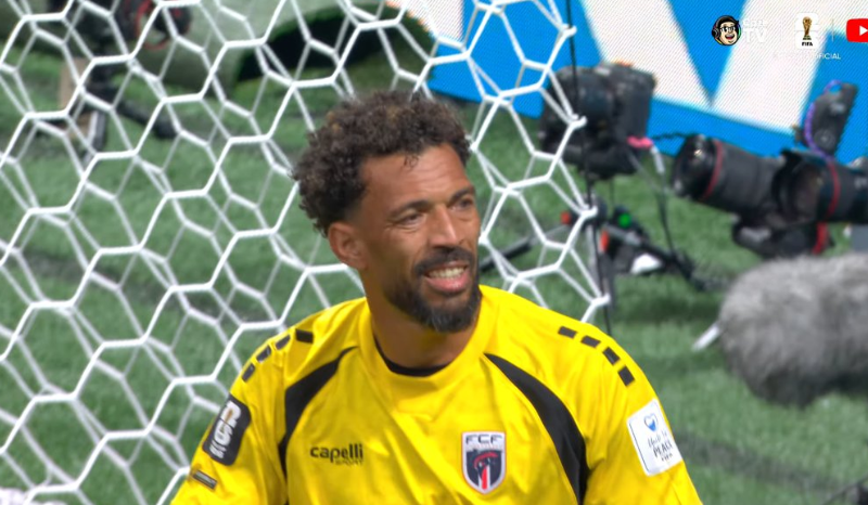 Herói de Cabo Verde, Vozinha carrega homenagem a ex-jogador do Brasil