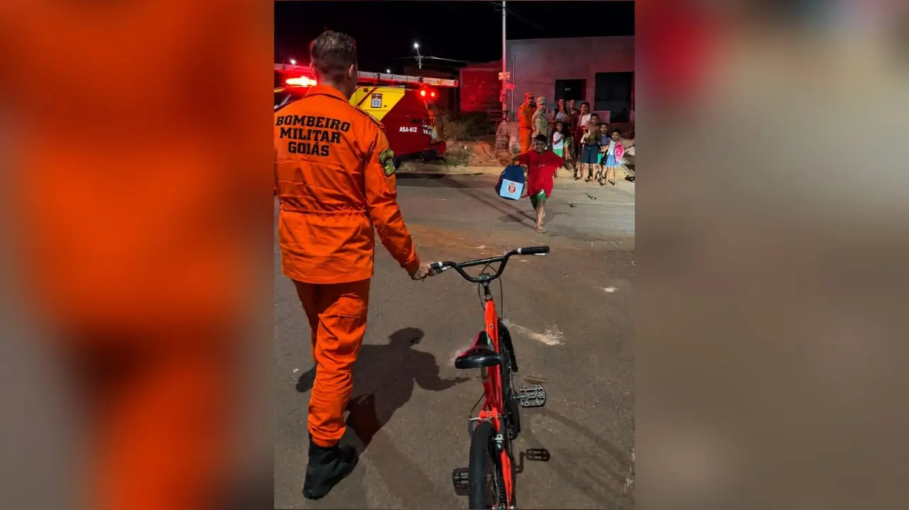 Sonho de ser bombeiro mobiliza rede de solidariedade para construir casa de menino em Senador Canedo